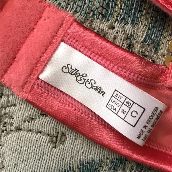 Gorgeous coral pink bra - size 36C - Picture 3 of 6